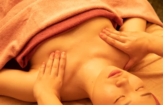 デコルテトリートメント